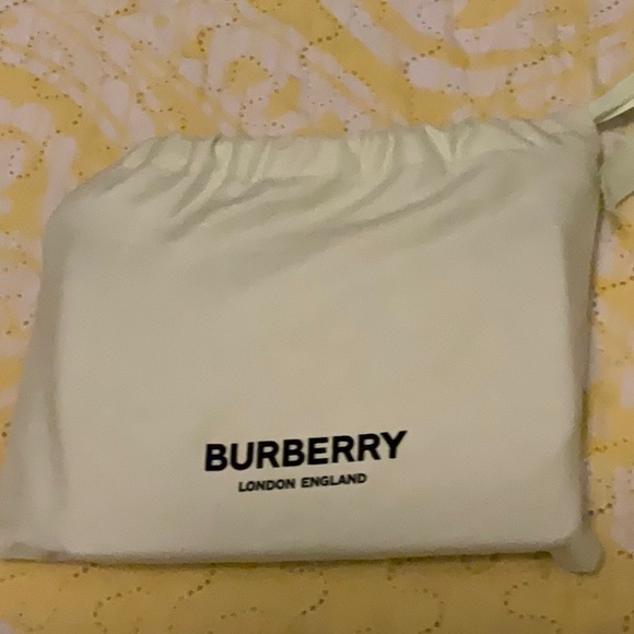NWT Burberry Hampshire crossbody. - Picture 7 of 7